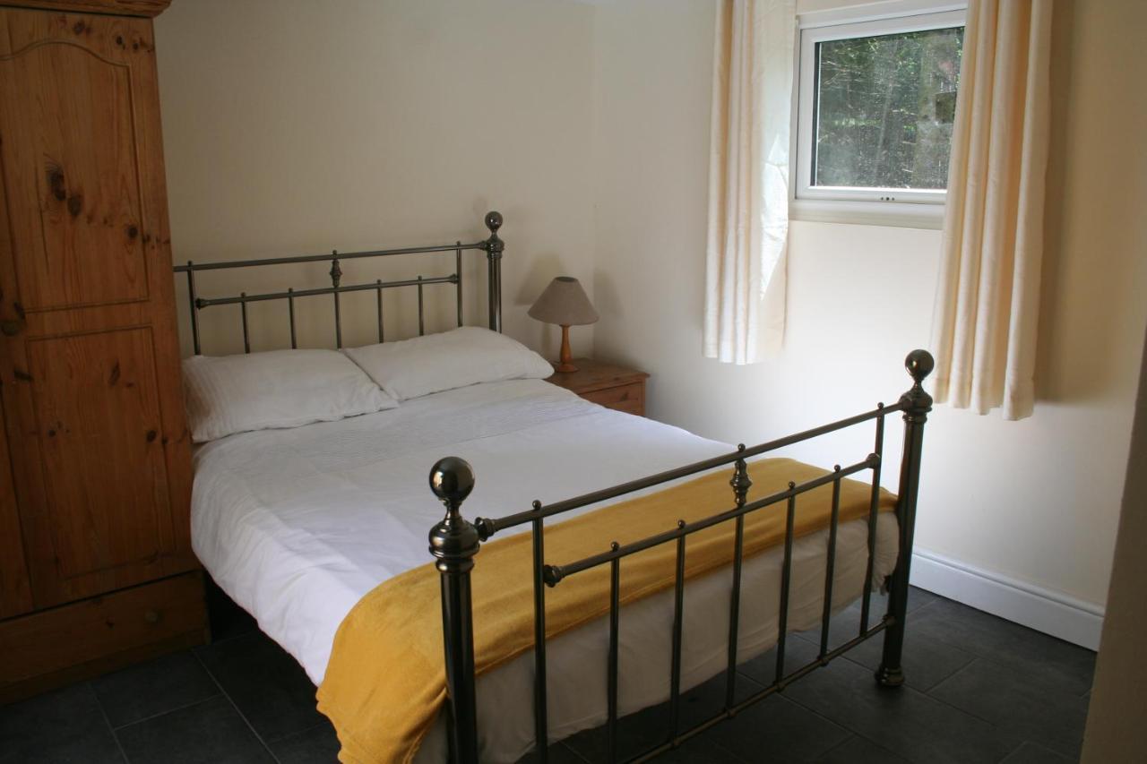 Coynant Farm Guesthouse - Farm Park Stay 스완지 외부 사진