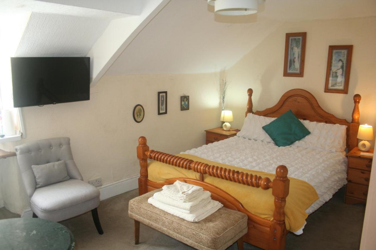 Coynant Farm Guesthouse - Farm Park Stay 스완지 외부 사진