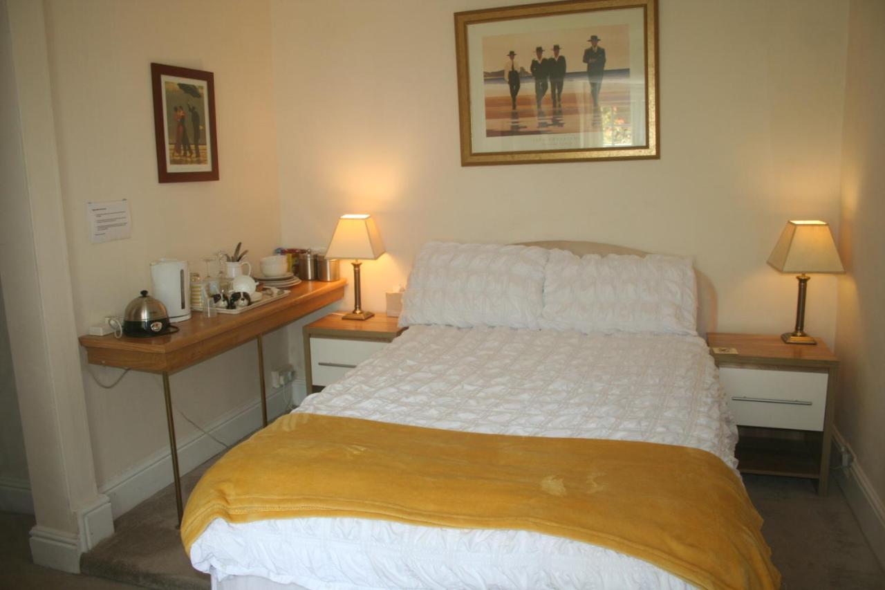 Coynant Farm Guesthouse - Farm Park Stay 스완지 외부 사진
