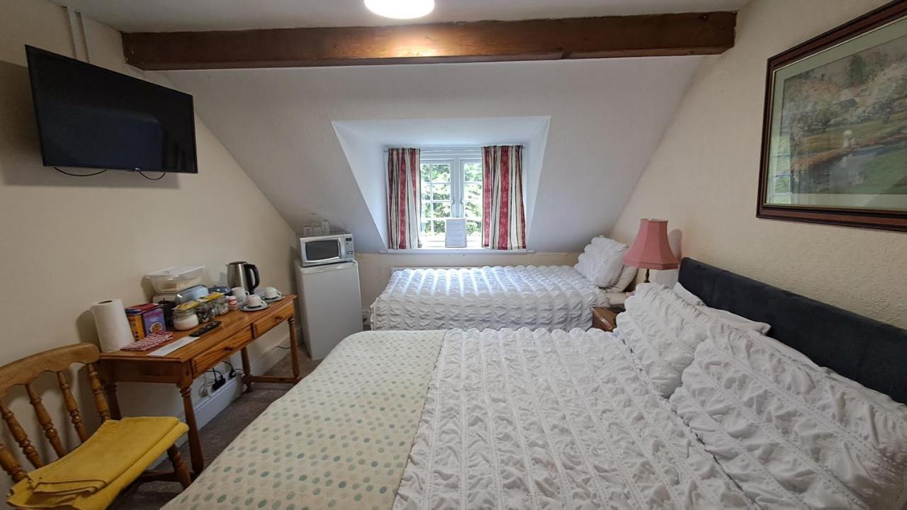 Coynant Farm Guesthouse - Farm Park Stay 스완지 외부 사진